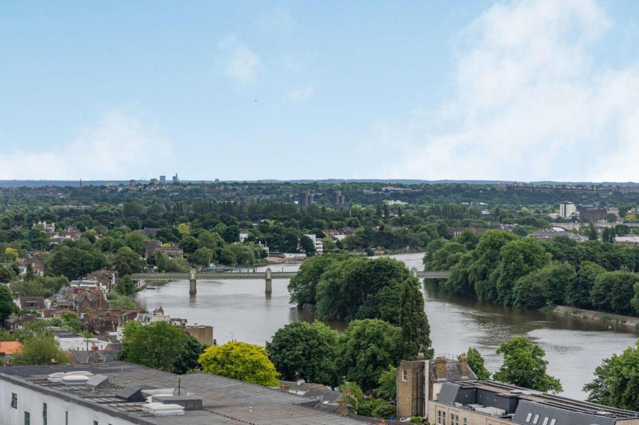 Modern Apartments In Brentford 2 Minutes Walk From Kew Bridge Εξωτερικό φωτογραφία