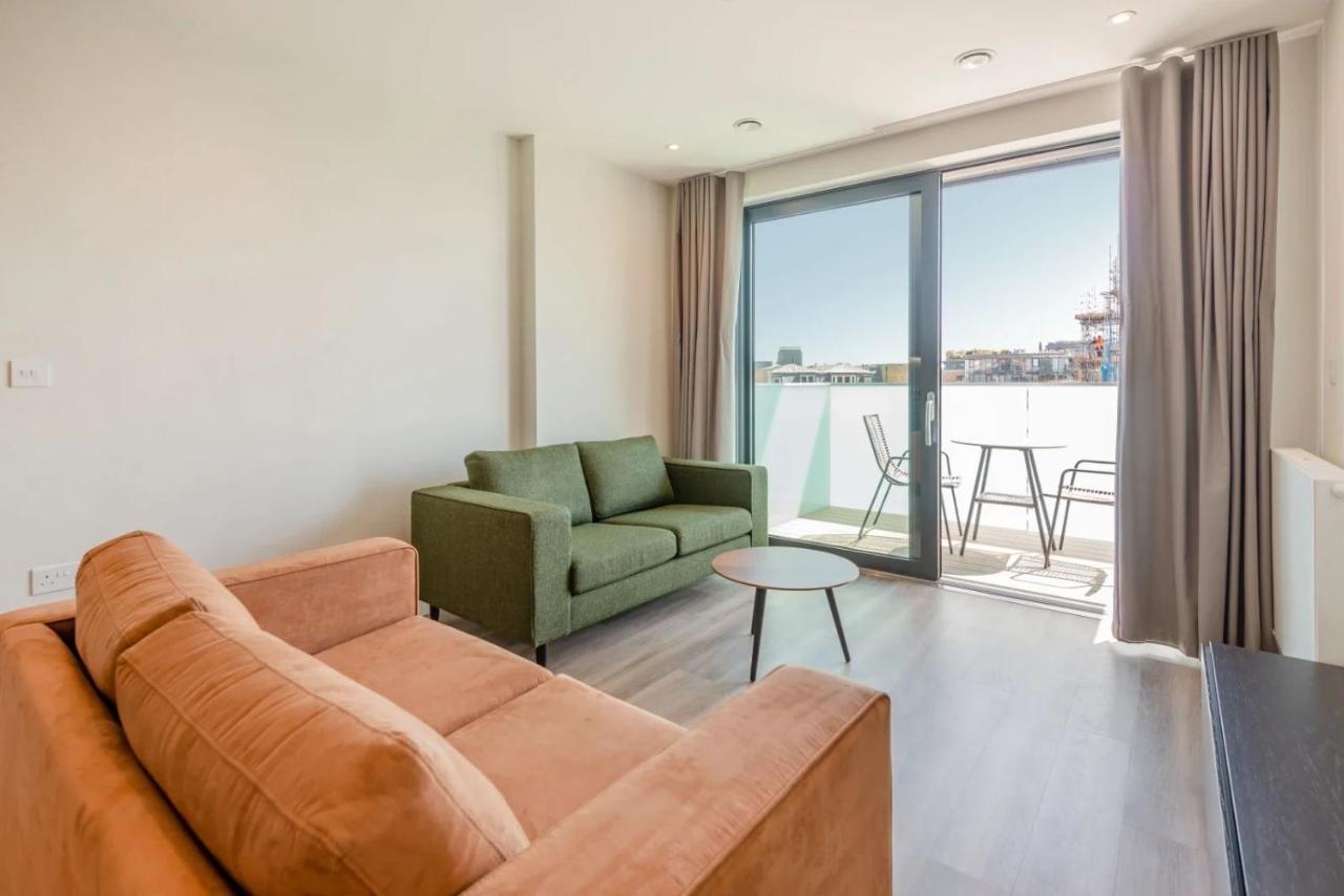 Modern Apartments In Brentford 2 Minutes Walk From Kew Bridge Εξωτερικό φωτογραφία
