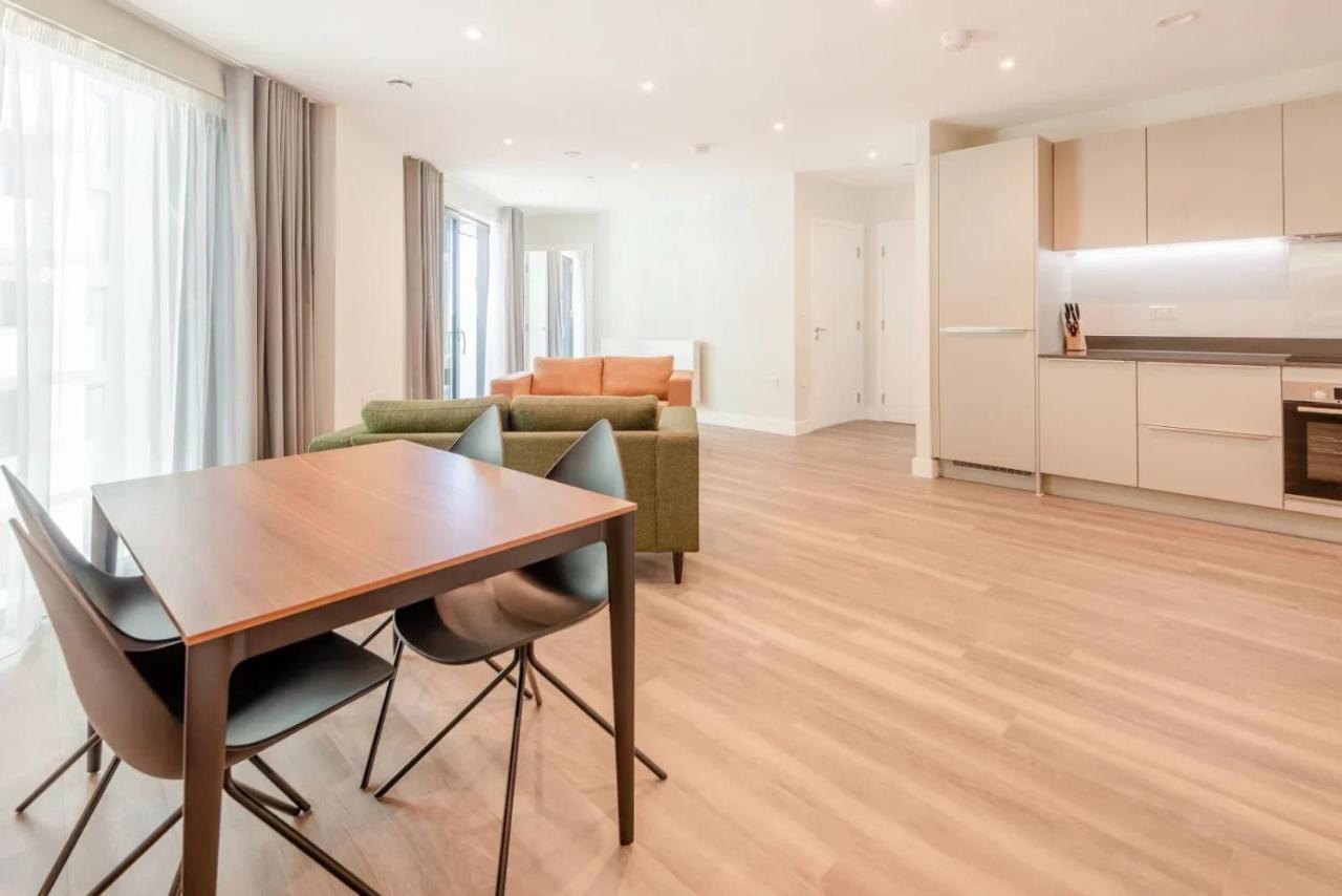 Modern Apartments In Brentford 2 Minutes Walk From Kew Bridge Εξωτερικό φωτογραφία