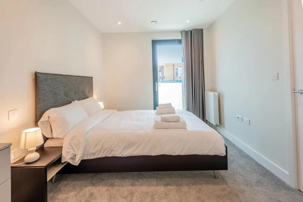 Modern Apartments In Brentford 2 Minutes Walk From Kew Bridge Εξωτερικό φωτογραφία