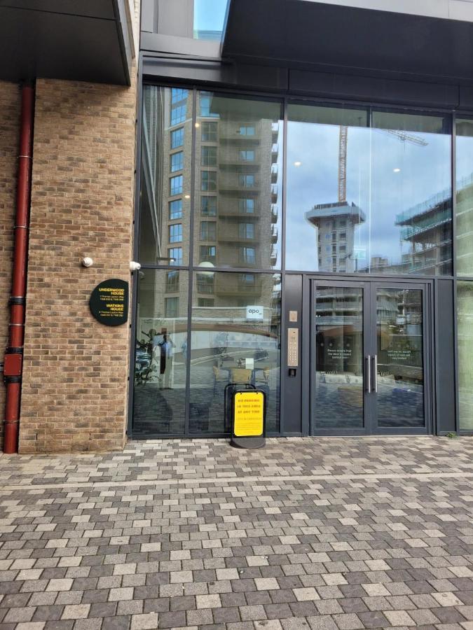 Modern Apartments In Brentford 2 Minutes Walk From Kew Bridge Εξωτερικό φωτογραφία