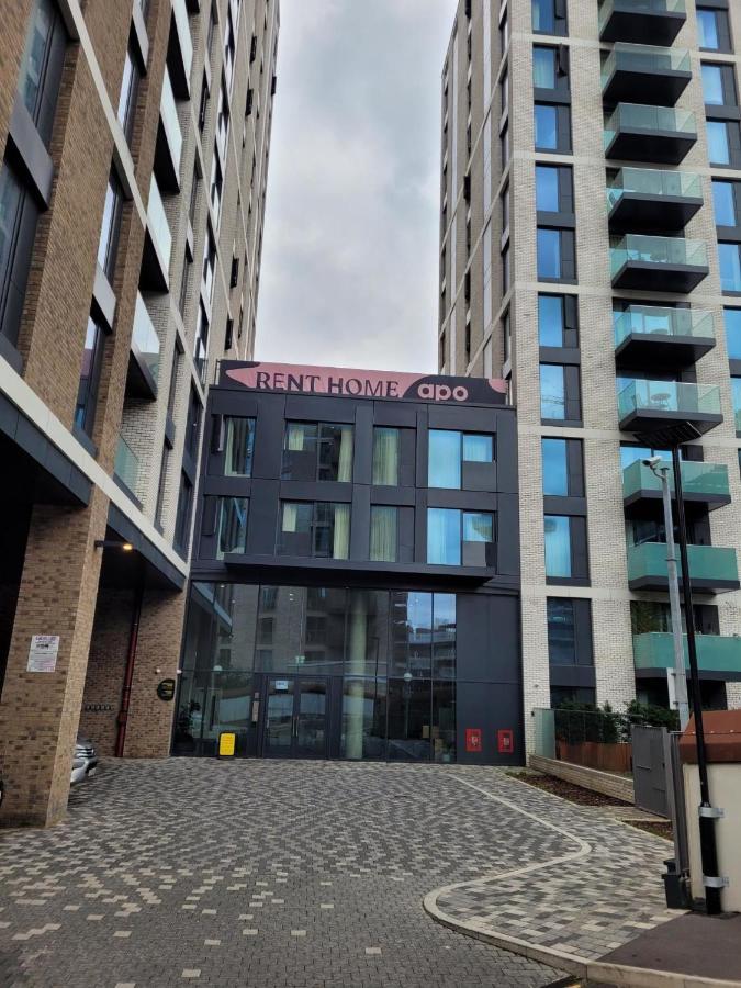 Modern Apartments In Brentford 2 Minutes Walk From Kew Bridge Εξωτερικό φωτογραφία